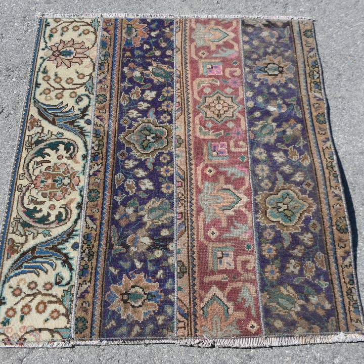 Tapis Patchwork Classique, 2,8x3,2 Pieds Tapis Tissé Bleu & Beige pour la vente par Vintage Rugs Loom