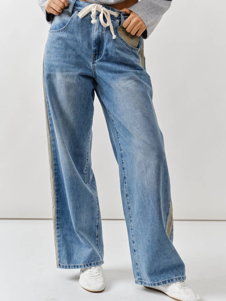 AJP5111 CONTRAST LINE DETAIL SLOUCHY STRAIGHT JEANS	 for wholesale by Aaron & Amber