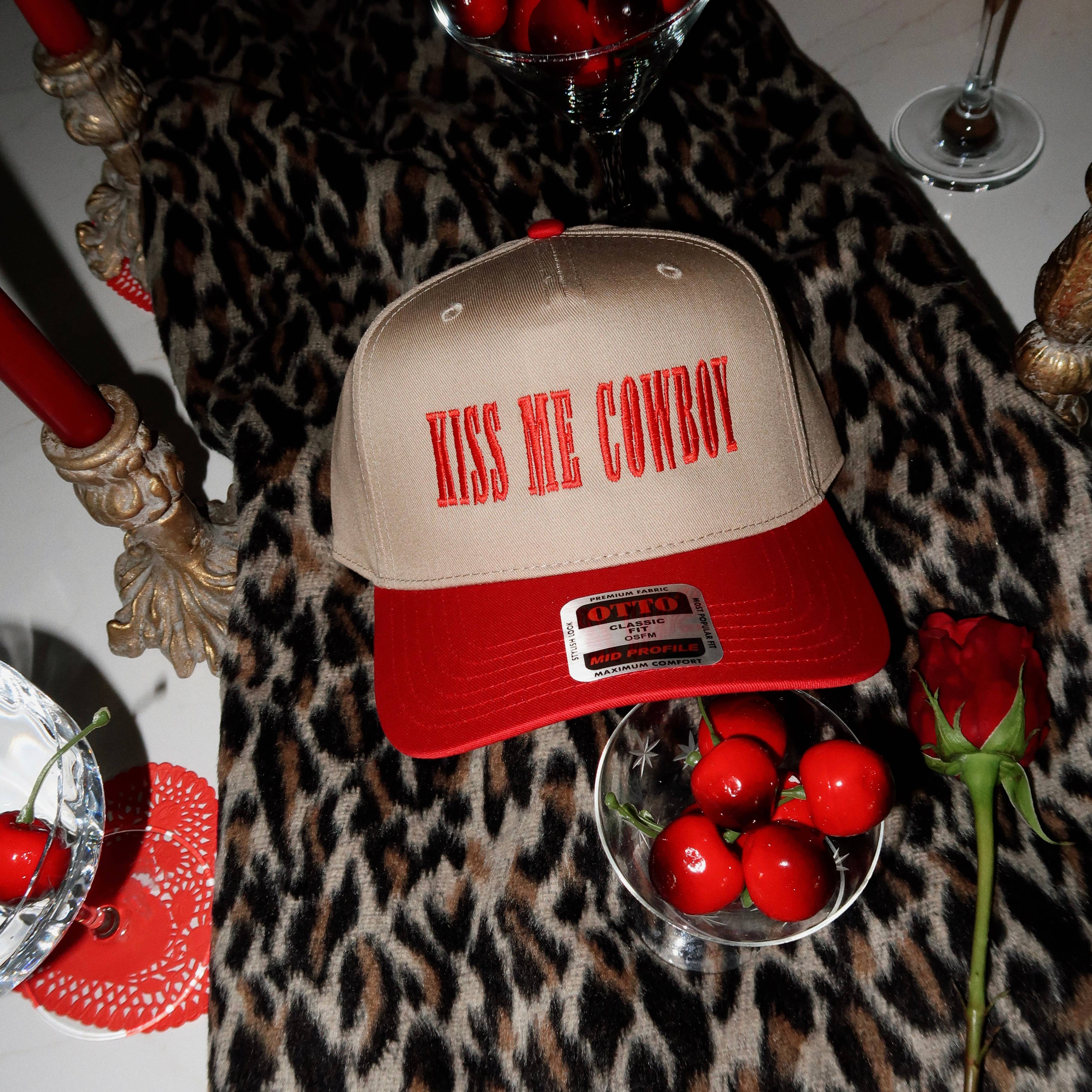 Ruby Moon - Vente Casquette de camionneur – femme - Kiss Me Cowboy - Chapeau de Saint-Valentin