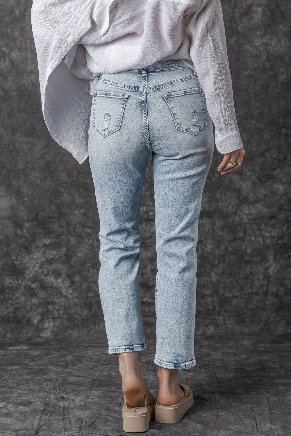 FULL TIME PURCHASE - Wholesale Jeans - Women's - Light Wash Frayed Slim Fit High Waist Jeans1
