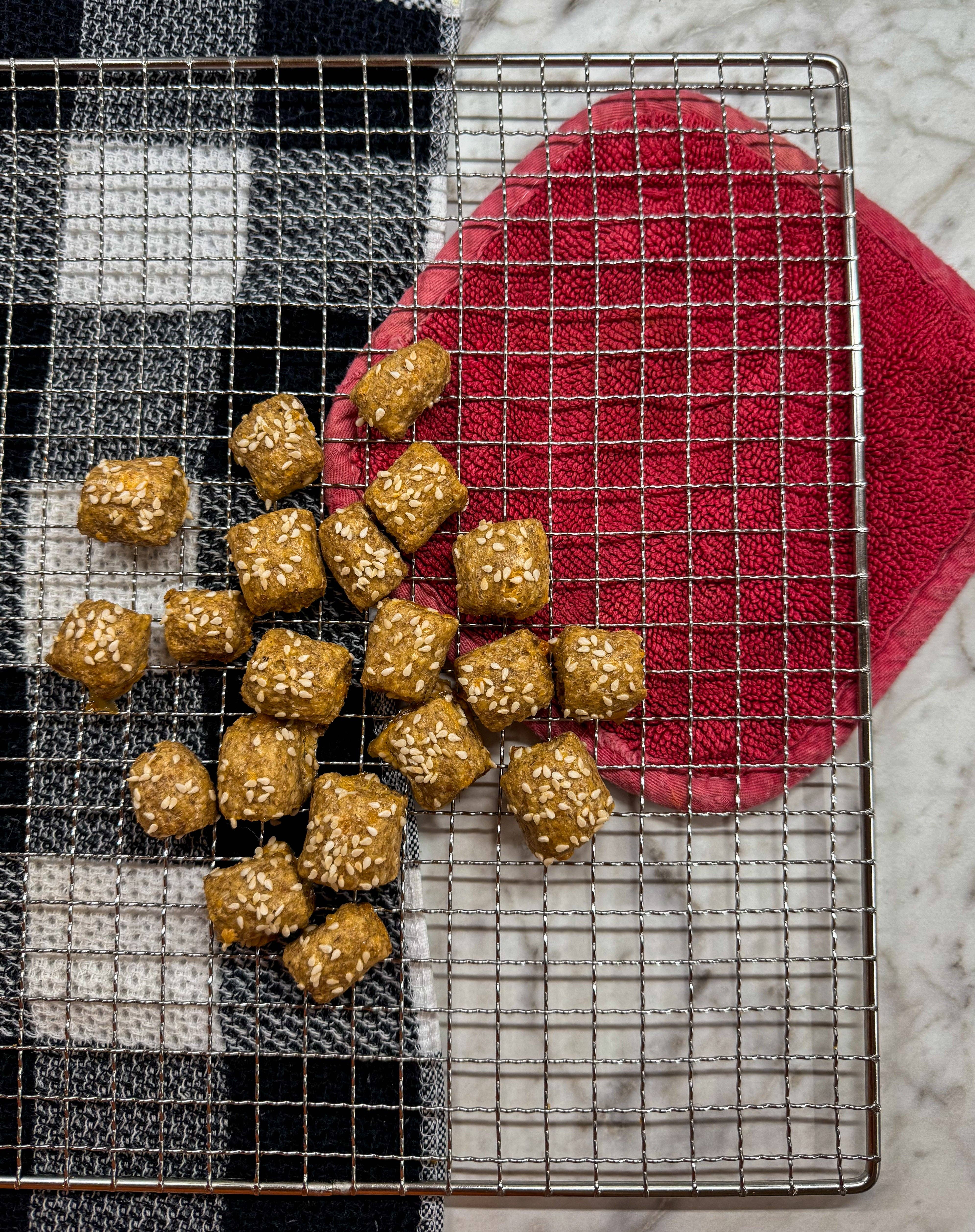 Big Head Barkery - Wholesale Pet Treats - Dog - Parmesan Cheddar Pretzel Bite Dog Treats | Natural7