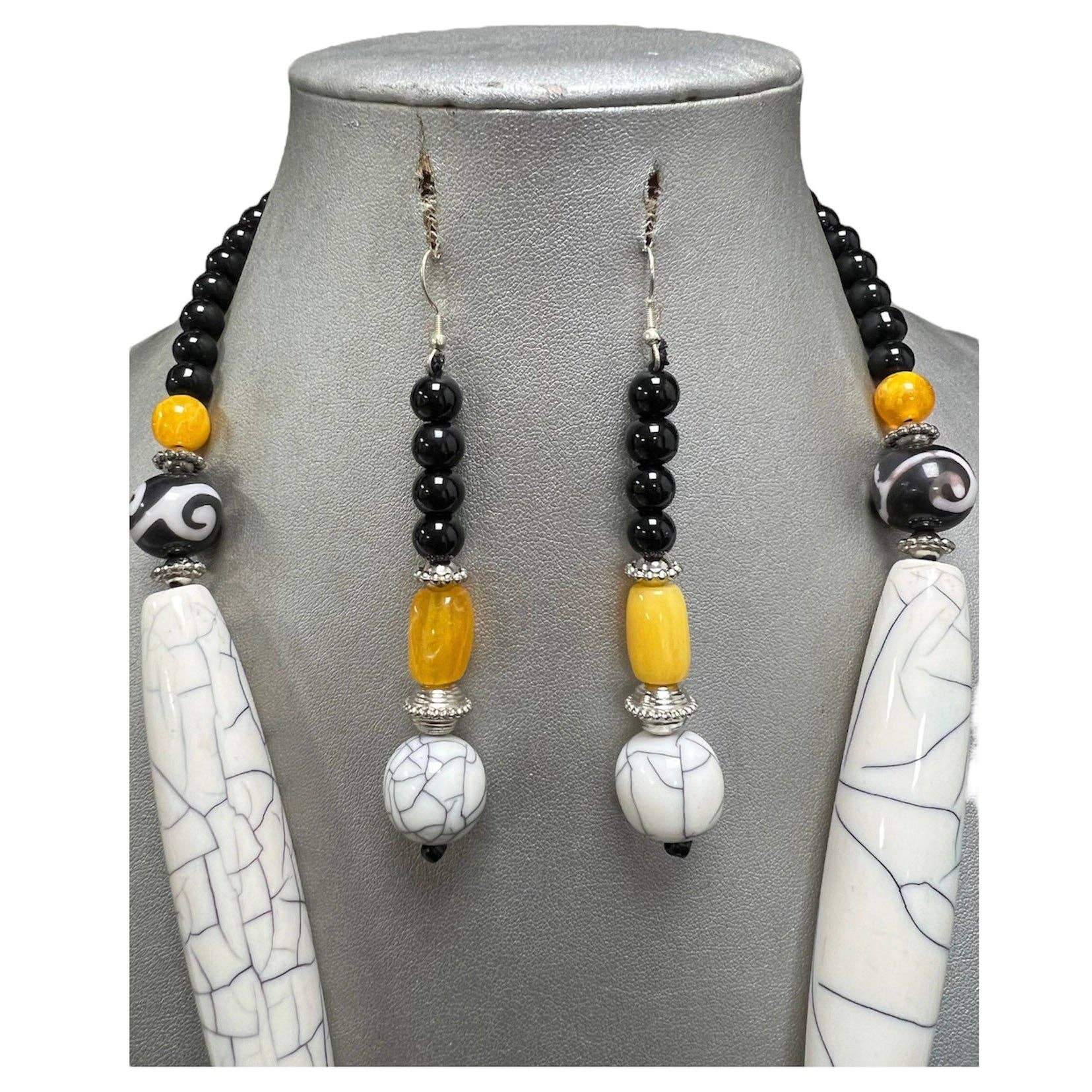 African Stars - Wholesale Jewelry Set - Women's Colored Wooden Necklace Set With Large Pendant -- Jewelry 498