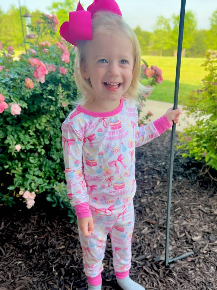 Bows and Birthdays for wholesale by Southern Refinery