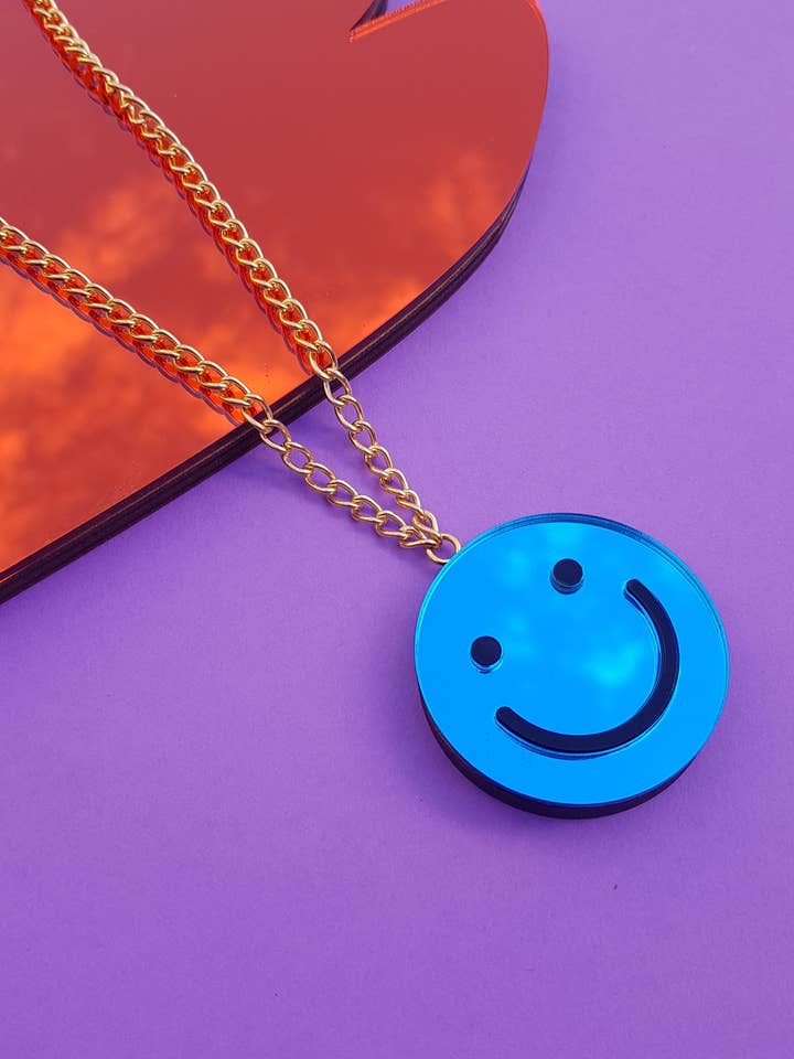 Collana con singolo pendente a faccina sorridente per la vendita all'ingrosso da parte di Fizz Goes Pop