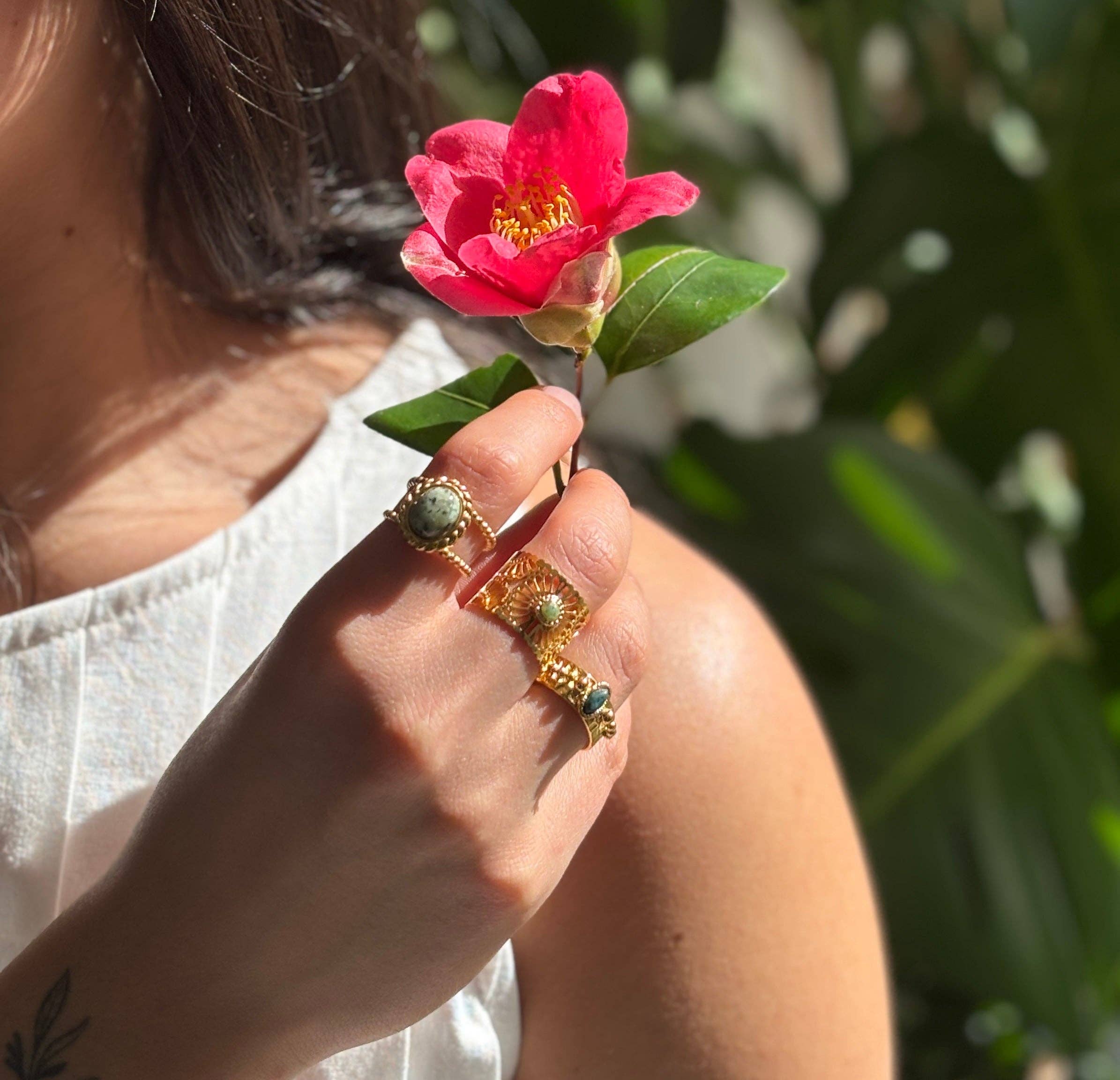 Ocean Ripples - Venta al por mayor Anillos grandes/de cóctel - Anillo ajustable con turquesa africana y baño de oro de 18 quilates3