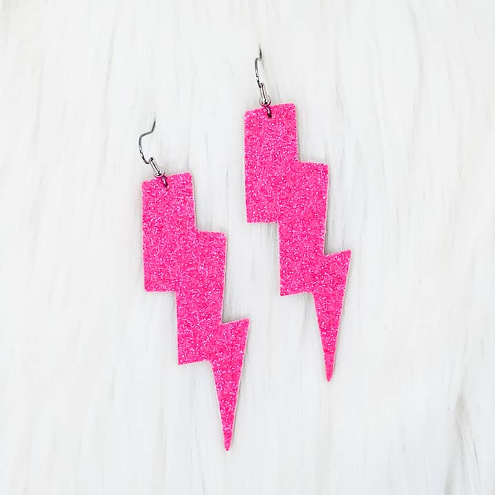 Hot Pink Glitter Lighting Bolt Lederen Oorbellen voor wholesale door The Purple Chickadee