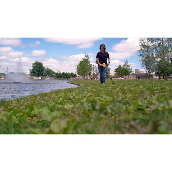 Explore Scientific - Wholesale Sporting Accessories - National Geographic Digital Metal Detector With Headphones4