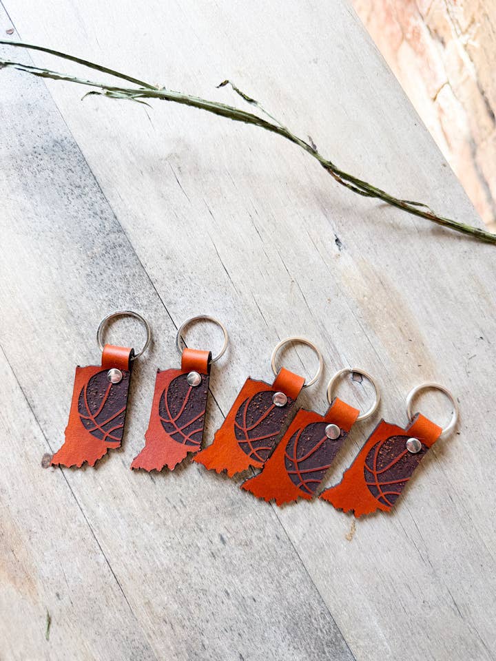 Porte-clés en cuir Indiana Basketball pour la vente par Left Grain