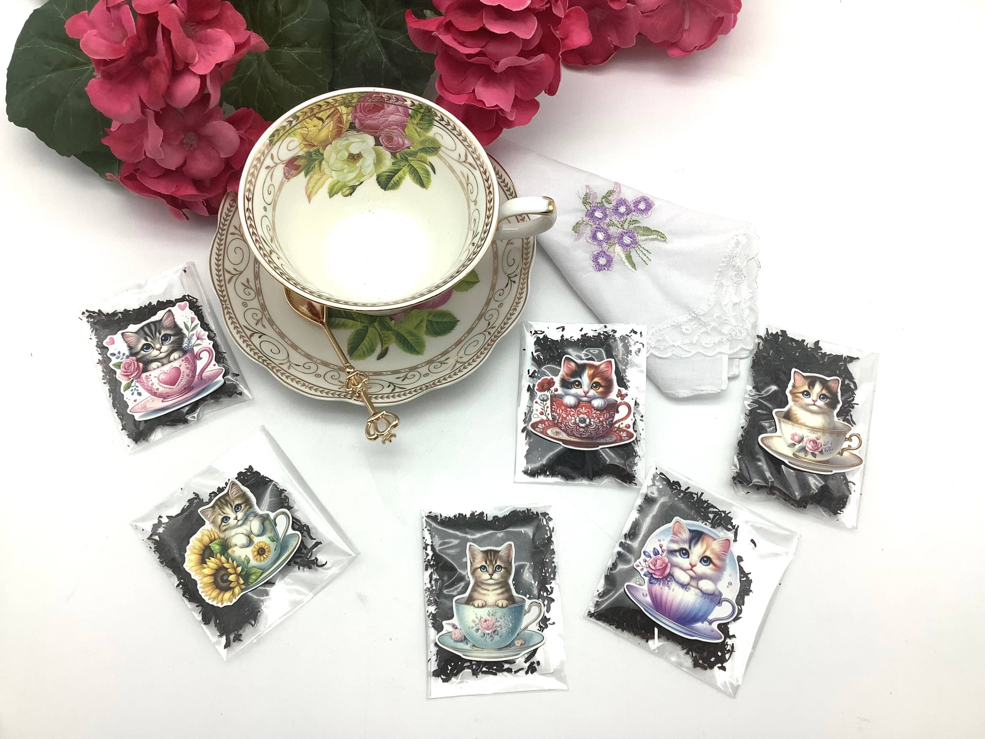 All Little Cute Things – wholesale Löst te – Katt i en vintage tekopp Kitty-sortiment av Loose Tea-paket0