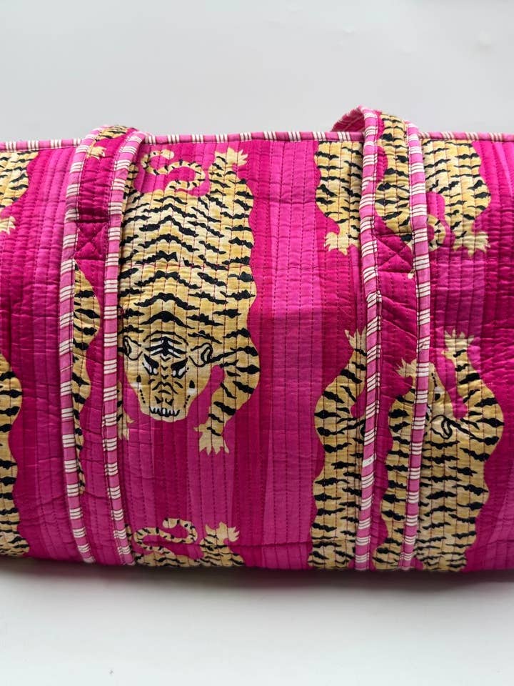 100% bomuld Kantha quiltet boho leopard duffeltaske (med lynlås) (kopi) for engroshandel hos Funky Yak Ltd
