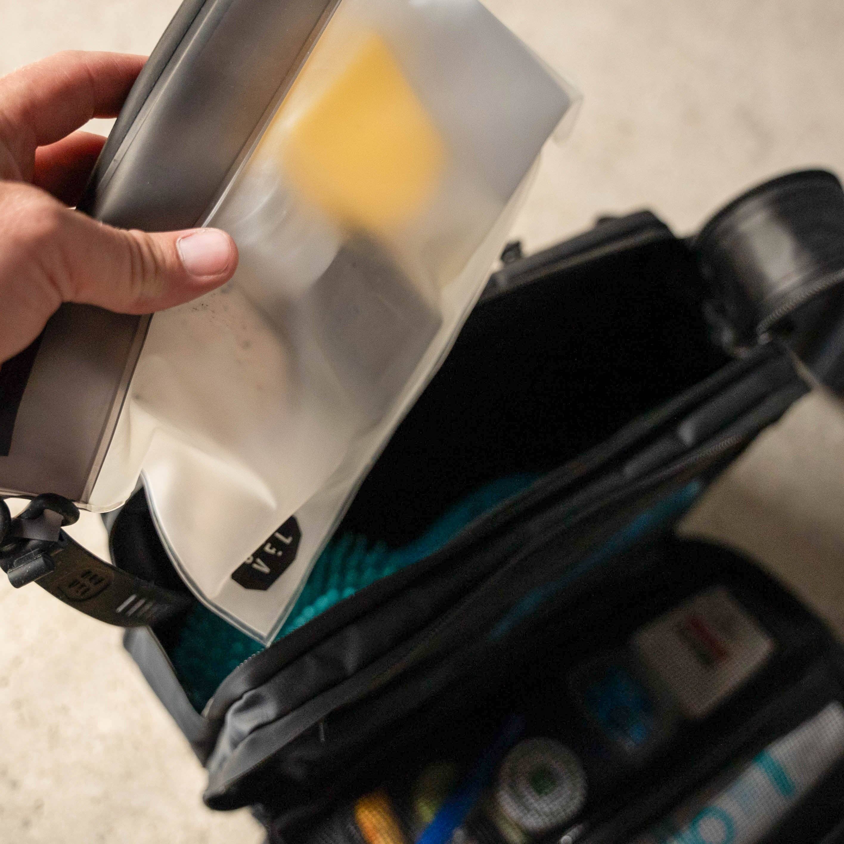 Gravel - Vendita all'ingrosso Contenitore da viaggio - Flaconi da Viaggio per Liquidi 3oz (89 ml) (Confezione da Due) | Trasparente & Grigio6