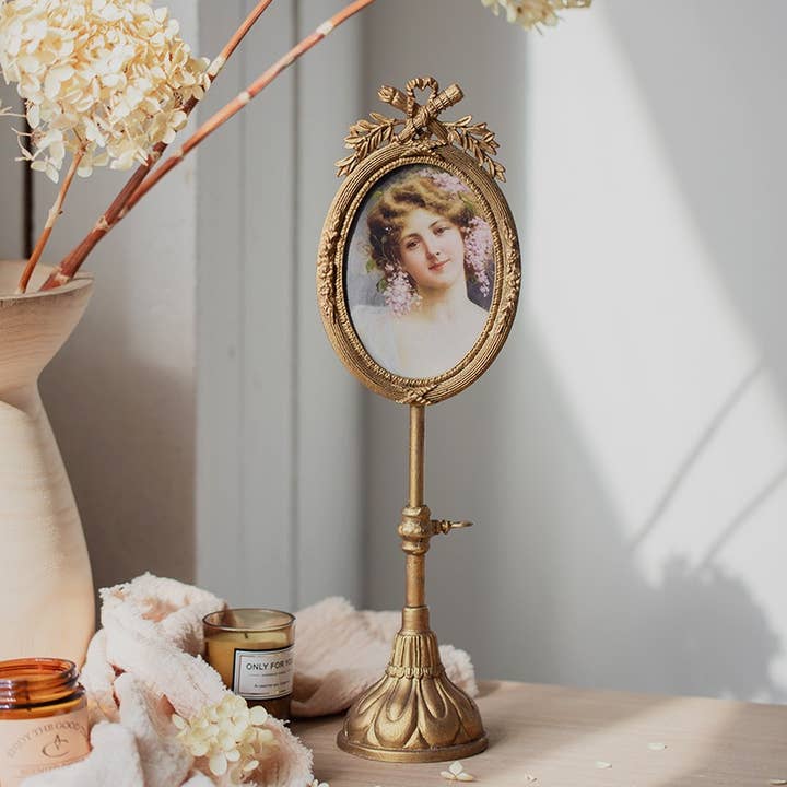 Vagabond Vintage - Wholesale Picture Frame - VINTAGE PEDESTAL PHOTO FRAME