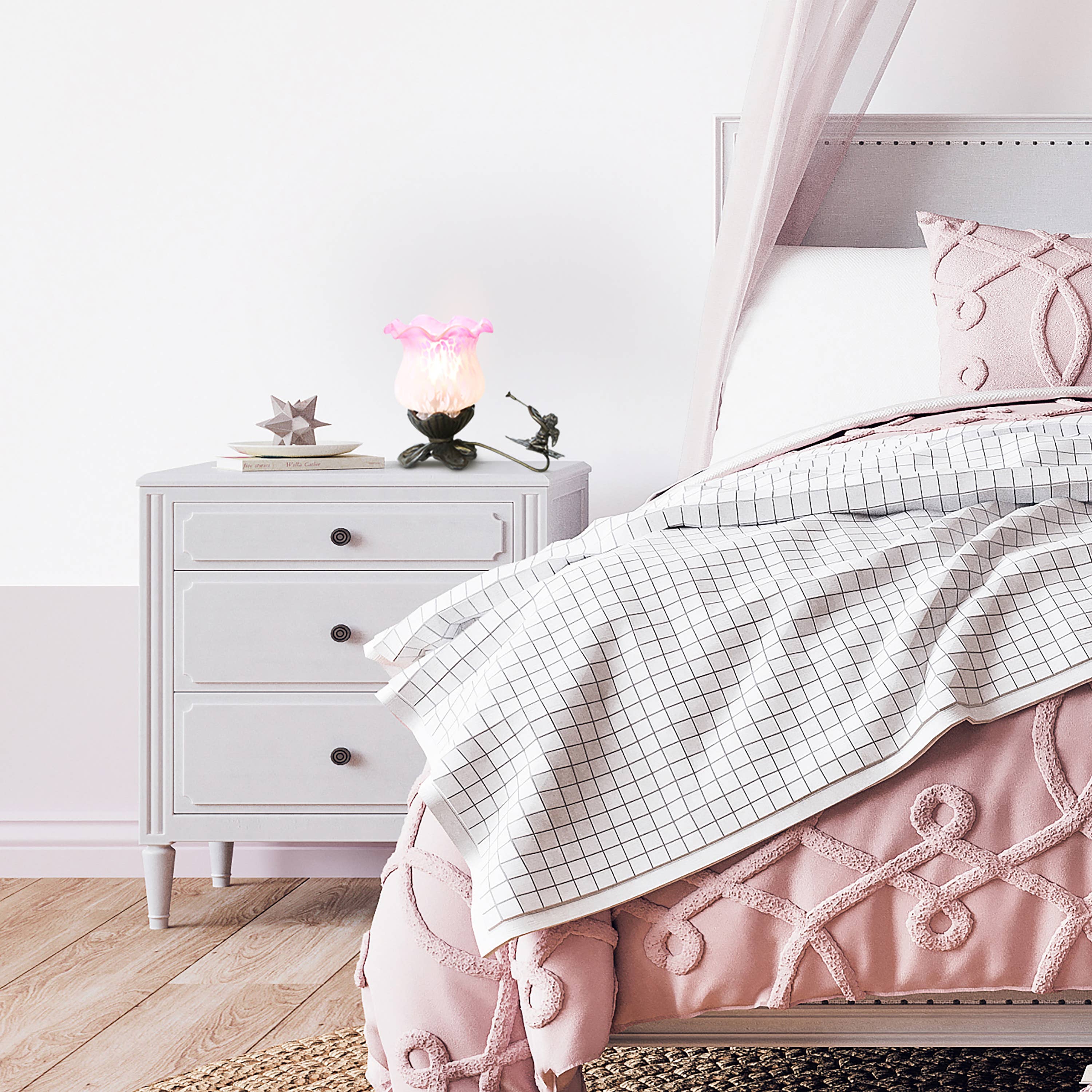 Rose/Blanc Lampe d'appoint chérubin en verre givré peint à la main de 6 « h en vente sur Faire3