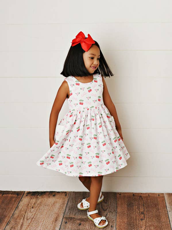 Robe de printemps côtelée fraise pour fille SBS2531 pour la vente par Swoon Baby Clothing