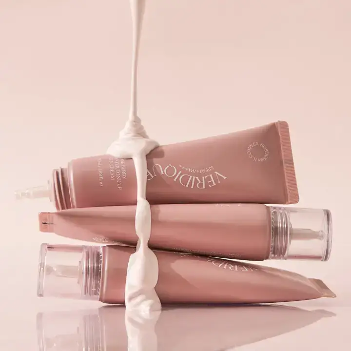 CELEMENT /IN YOUR GLOW – wholesale Solskyddsmedel – Vegan lätt tonad solkräm SPF50+ PA++++5