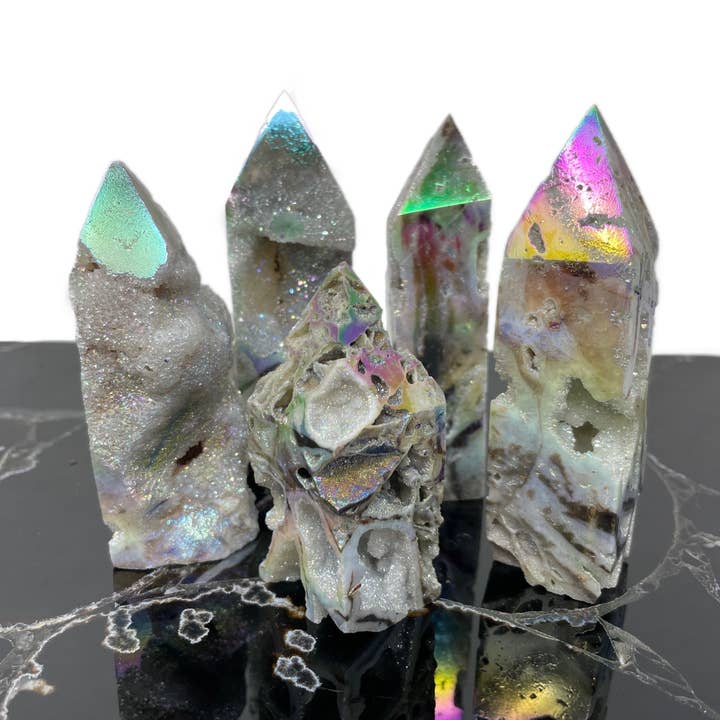 Punta di Calcedonio Arcobaleno Aura - 1 pezzo per la vendita all'ingrosso da parte di The Crystal Tabby