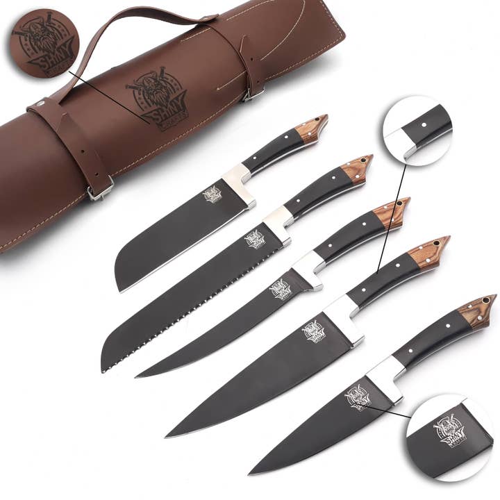 SHINY CRAFTS - Venta al por mayor Juego de cuchillos - Juego de cuchillos de cocina hechos a mano con revestimiento negro con mango de madera y hoja de acero al carbono, juego de cuchillos de chef con rollo de bolsa de cuero y hoja afilada como navaja de alta temperatura (CS-21)