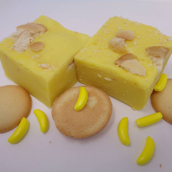 🍌 Bananbuddingfudge ✨ (1/2 lb) for engroshandel hos Bear Creek Candy Kitchen