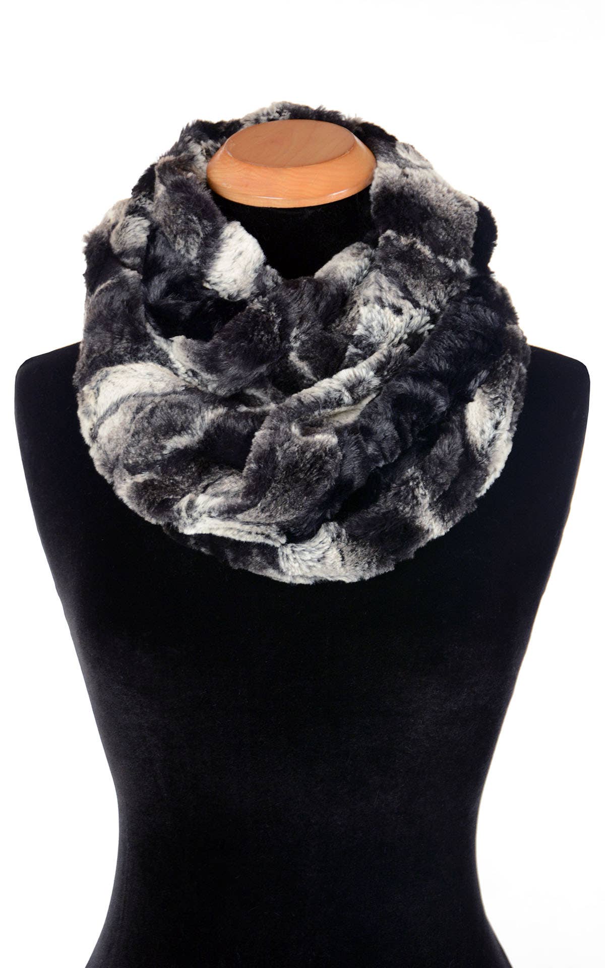 PANDEMONIUM - Wholesale Fur/Faux Fur Coat - Women's - Double Cowl Shrug - Assorted Faux Furs6