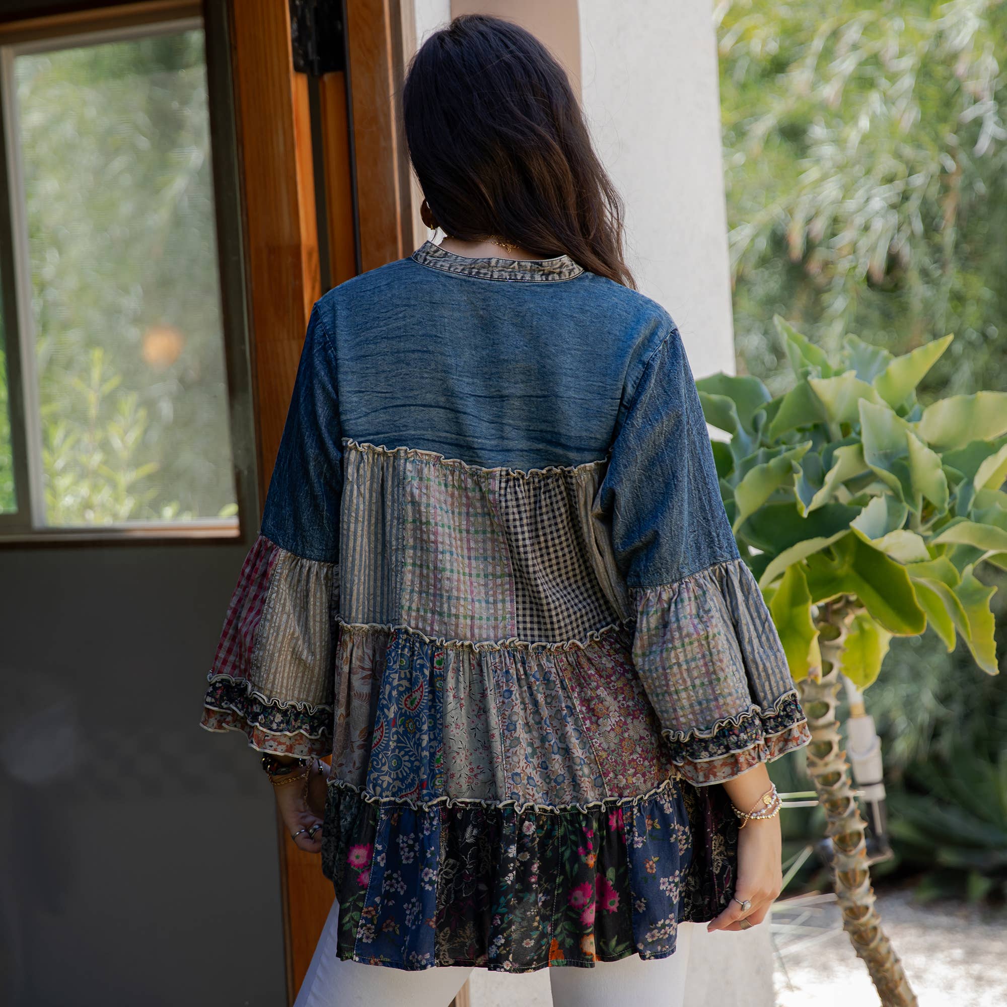 Young Threads - Vente Tunique – femme - Fusion artistique : Haut Jhabla surteint avec broderie également en PLUS17