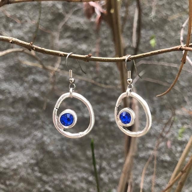 Volare - Vendita all'ingrosso Orecchini pendenti - Orecchini di design circolare astratto con cristalli3