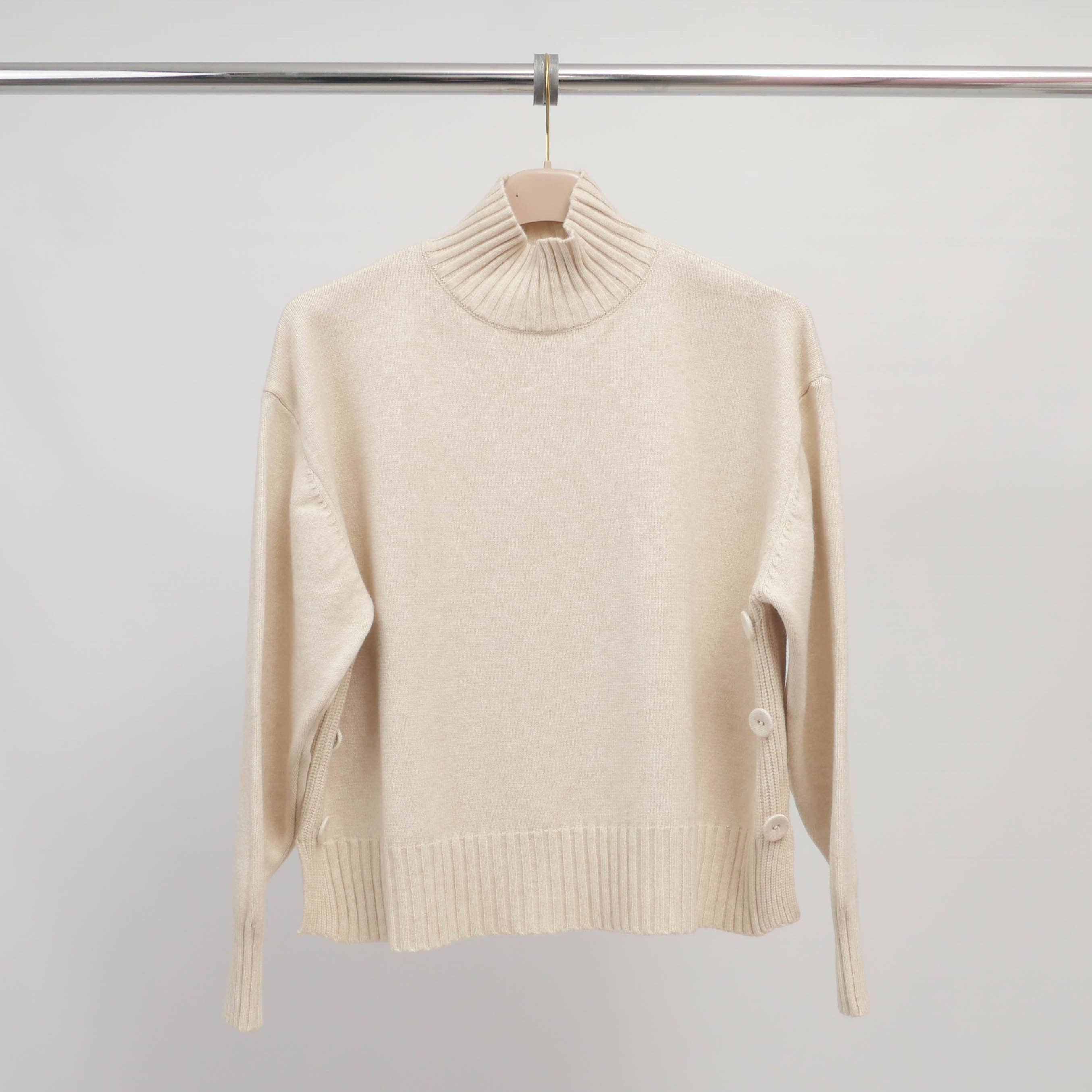 Cecile Wang - Wholesale Knit Sweater - Women's - High neck sweater with side buttons – HY120590