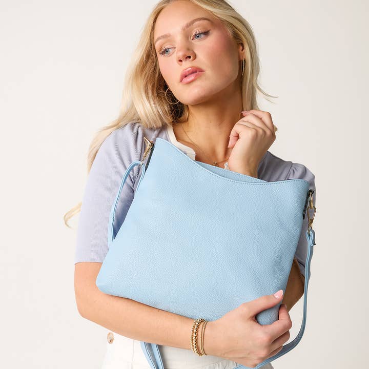 Jen & Co. - Wholesale Crossbody Bag - Women's - *SALE* M1765 Emma 3 Compartment Crossbody w/ Snap Closure