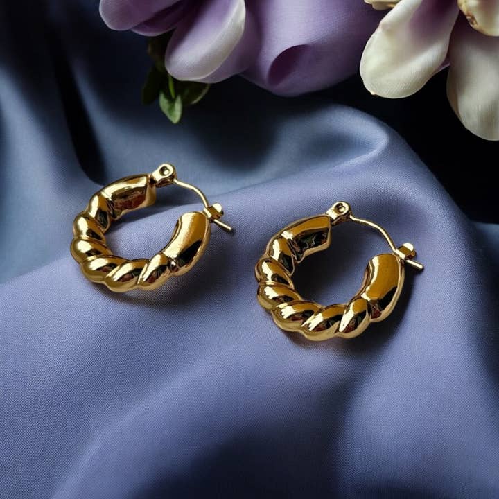 Duestelle Italia - Wholesale Hoop Earrings - Genevieve Swirls - Chunky Braided Gold Earrings1