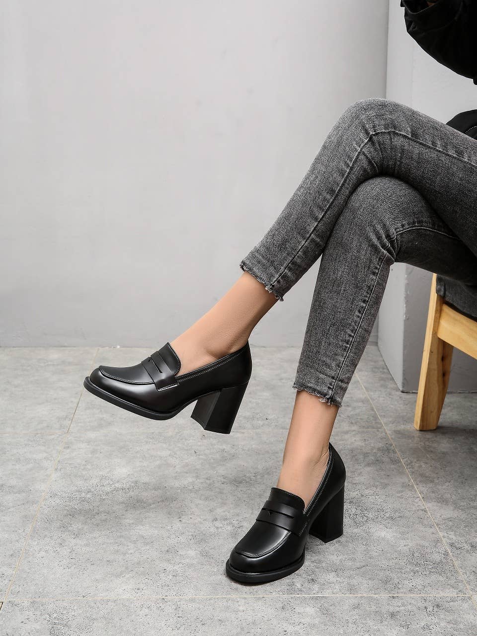 C&#x27;M PARIS - Wholesale Low Heels - Women&#x27;s - Square Block Heel Loafer 91461