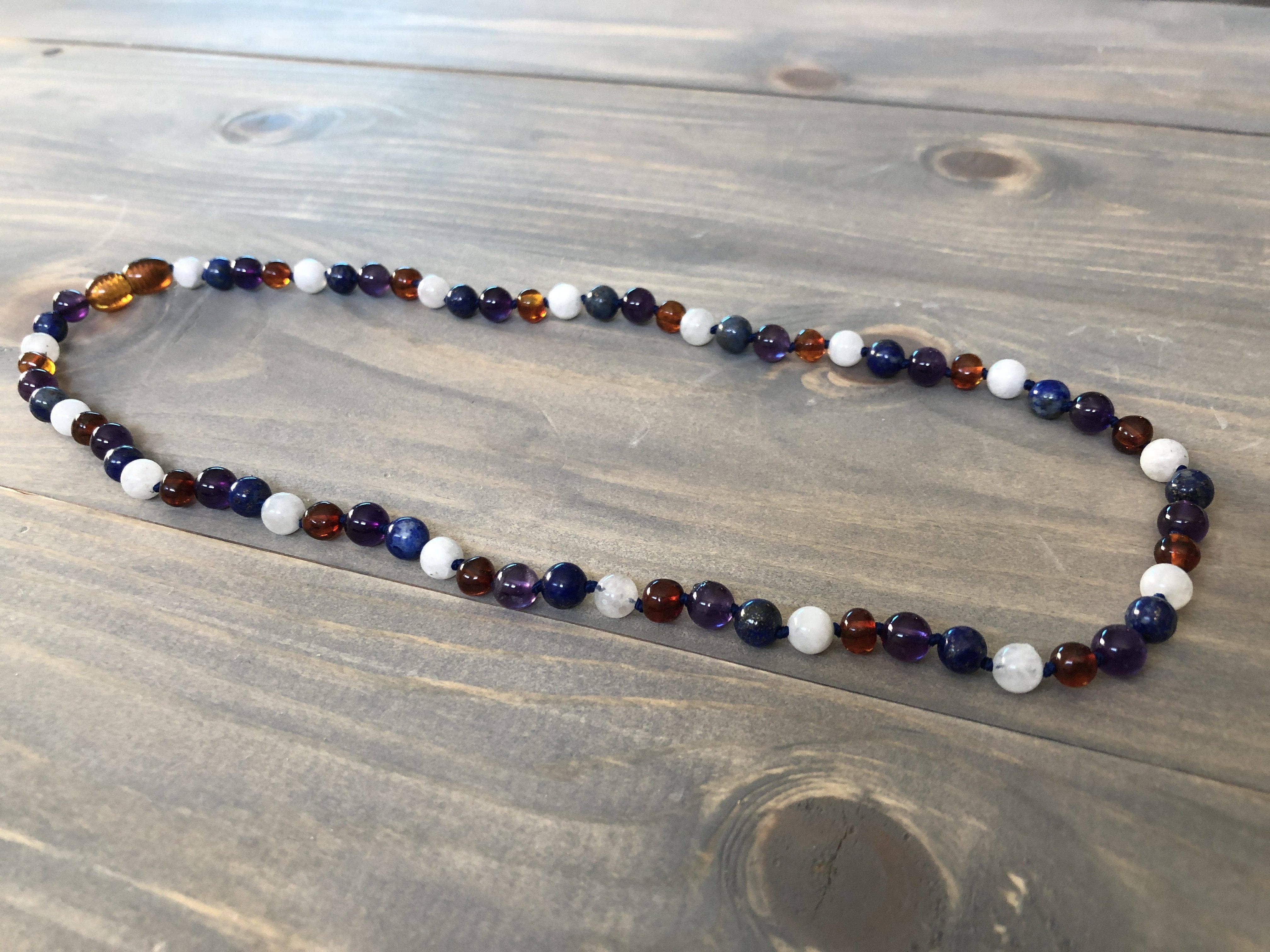 Baltic Essentials – Großhandel Perlenkette – 16 17 19 Zoll Baltische Bernsteinkette dunklen Bernstein Mondstein Fokus Klarheit Amethyst Lapis