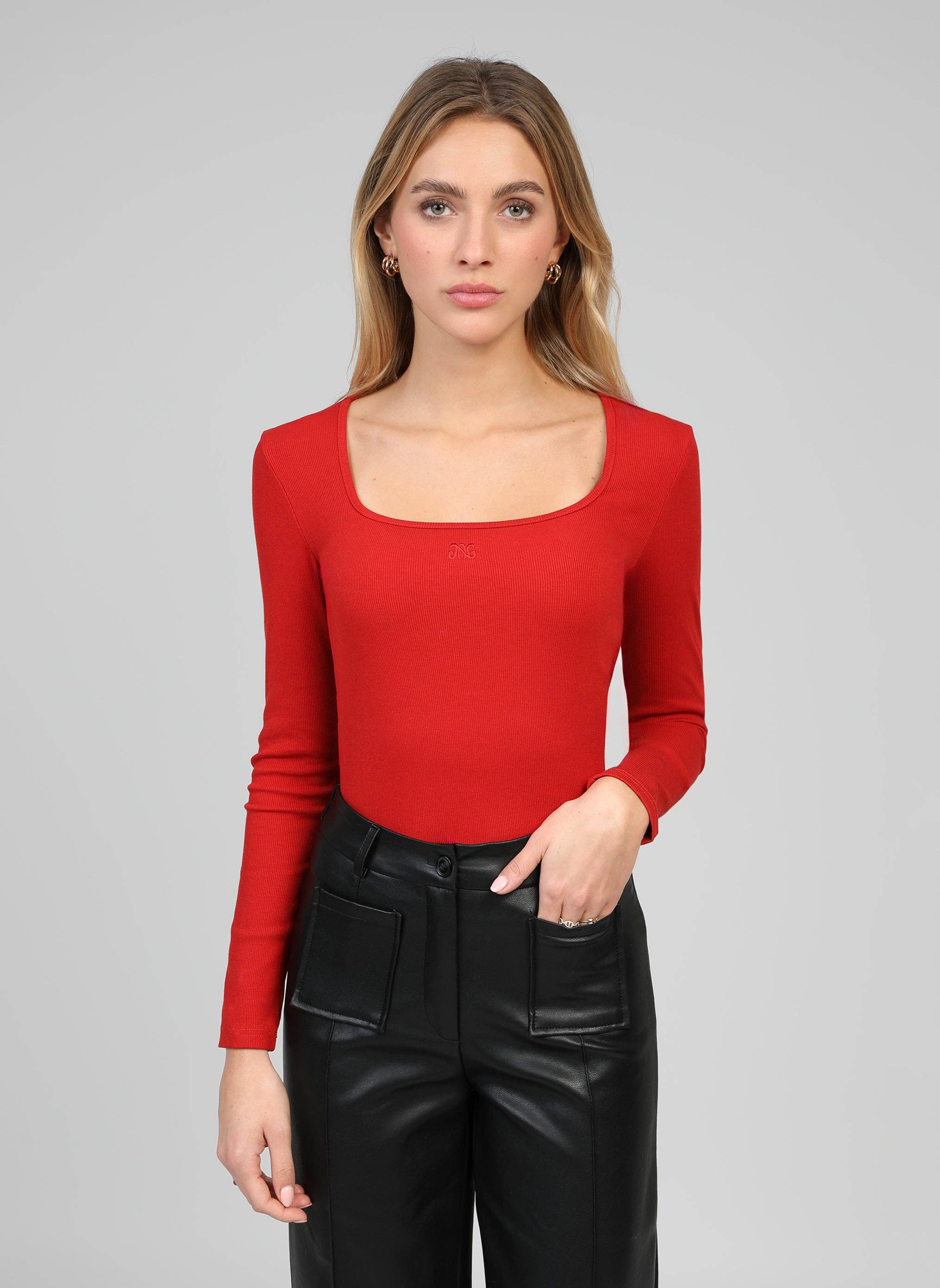 An'ge - Venta al por mayor Camiseta - Mujer - Camiseta AKCEL roja1