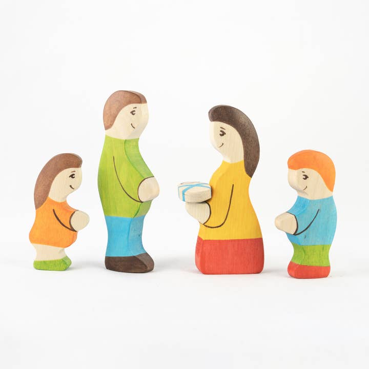 Waldorf Wooden Farmers Family- 5 pieces for wholesale by PoppyBabyCo