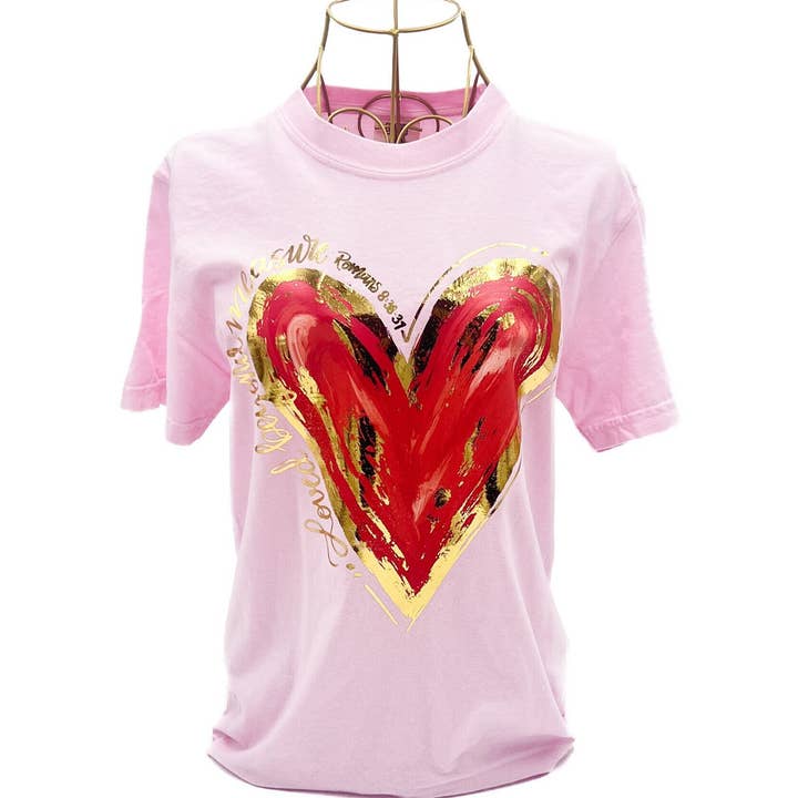 Camiseta Roja con Estampado Dorado "Amado Más Allá de lo Imaginable" - 1046 para venta al por mayor de Rachel Brooks Design, LLC