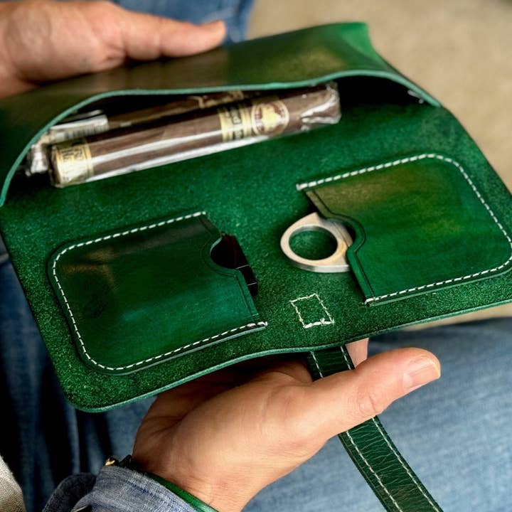 A. M. Aiken - Wholesale Humidor/Cigar Accessory - 4 Cigars Green Hand-Dyed Leather Cigar Case1