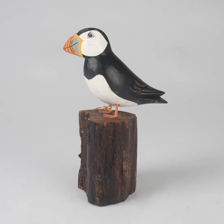 Originals International Ltd – wholesale Decorative figurine – Hand Carved Small Puffin on Block by Archipelago1