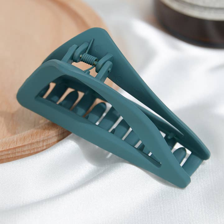 SoapElenGlen - Wholesale Hair Clip - Women's - French Geometric Hollow Triangle Hair Claw Clip3