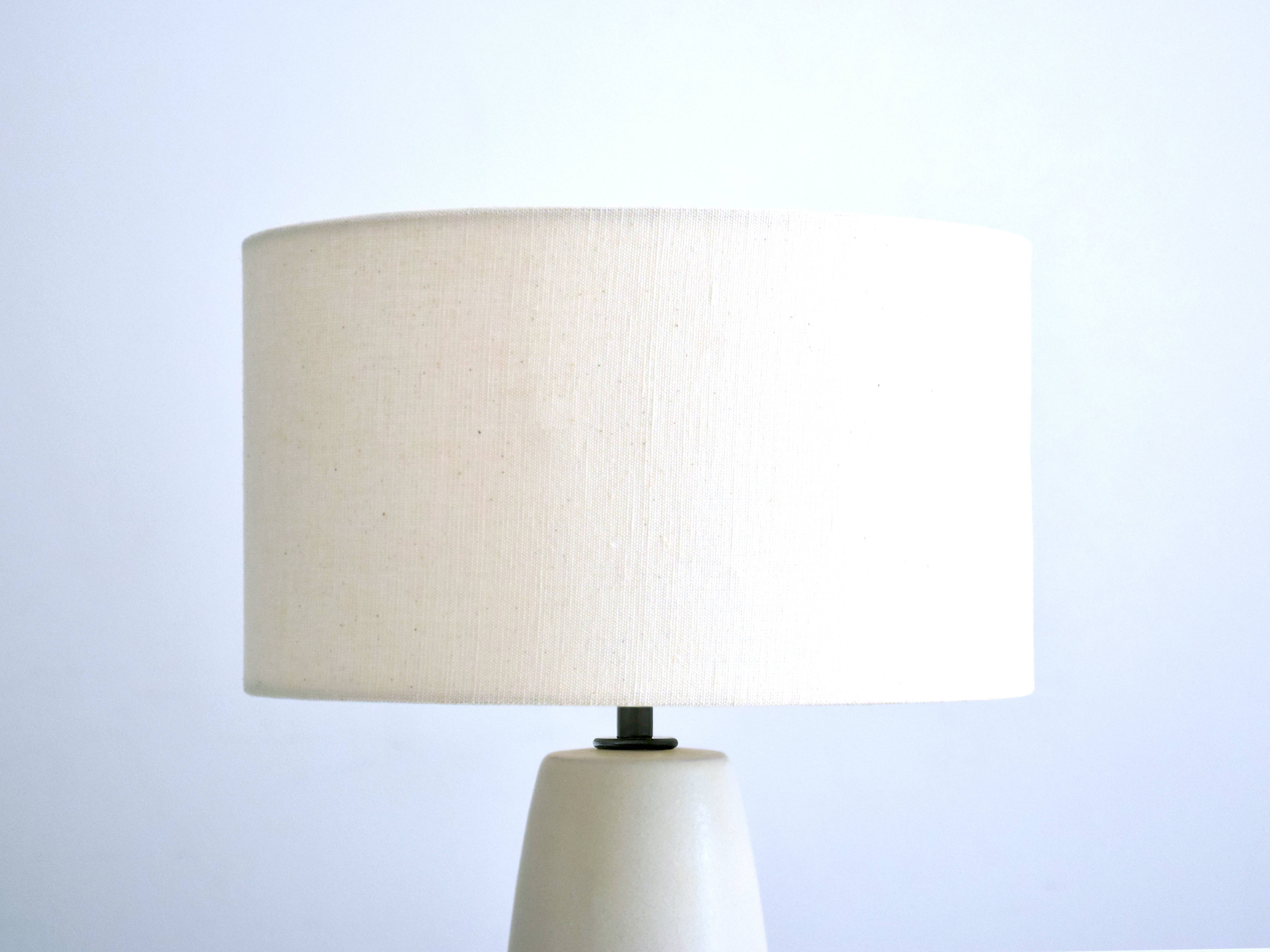 DEBARRO - Furniture | Lamps | Ceramics | Handmade – Engroshandel Skrivebordslampe – Farol - Håndlavet bordlampe i keramik0