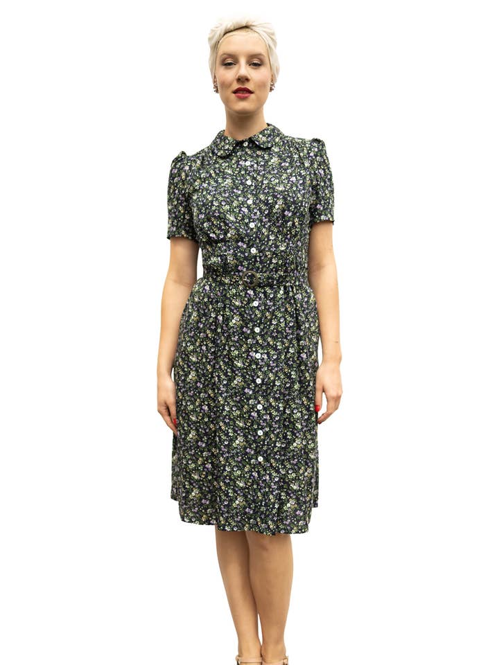 Sophia - Robe chemisier - Robe des années 40 avec col Claudine pour la vente par Gabriele Sabe