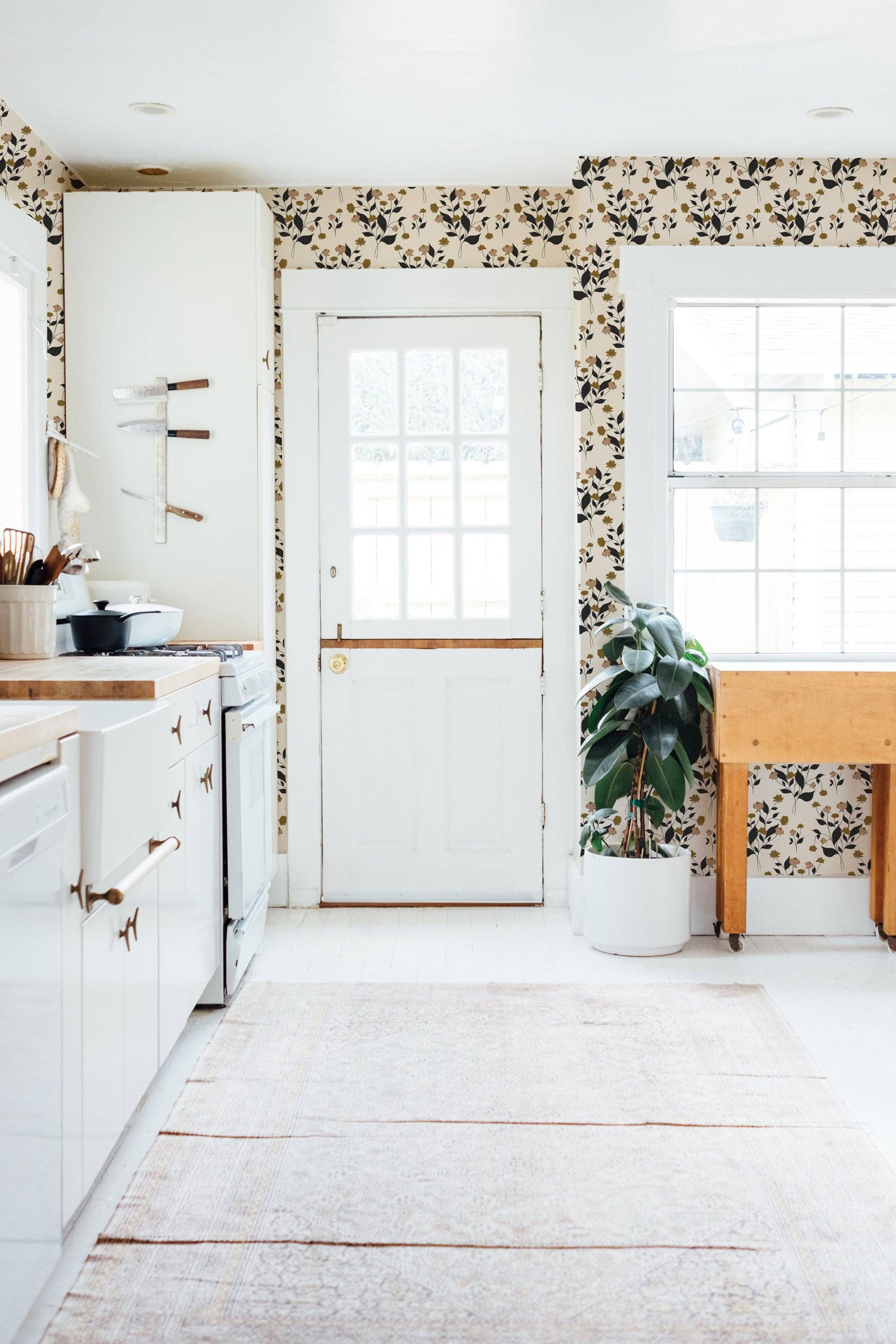 Everett Park - Wholesale Wallpaper - Miriam Wallpaper (Linen) from The Marlow Collection2