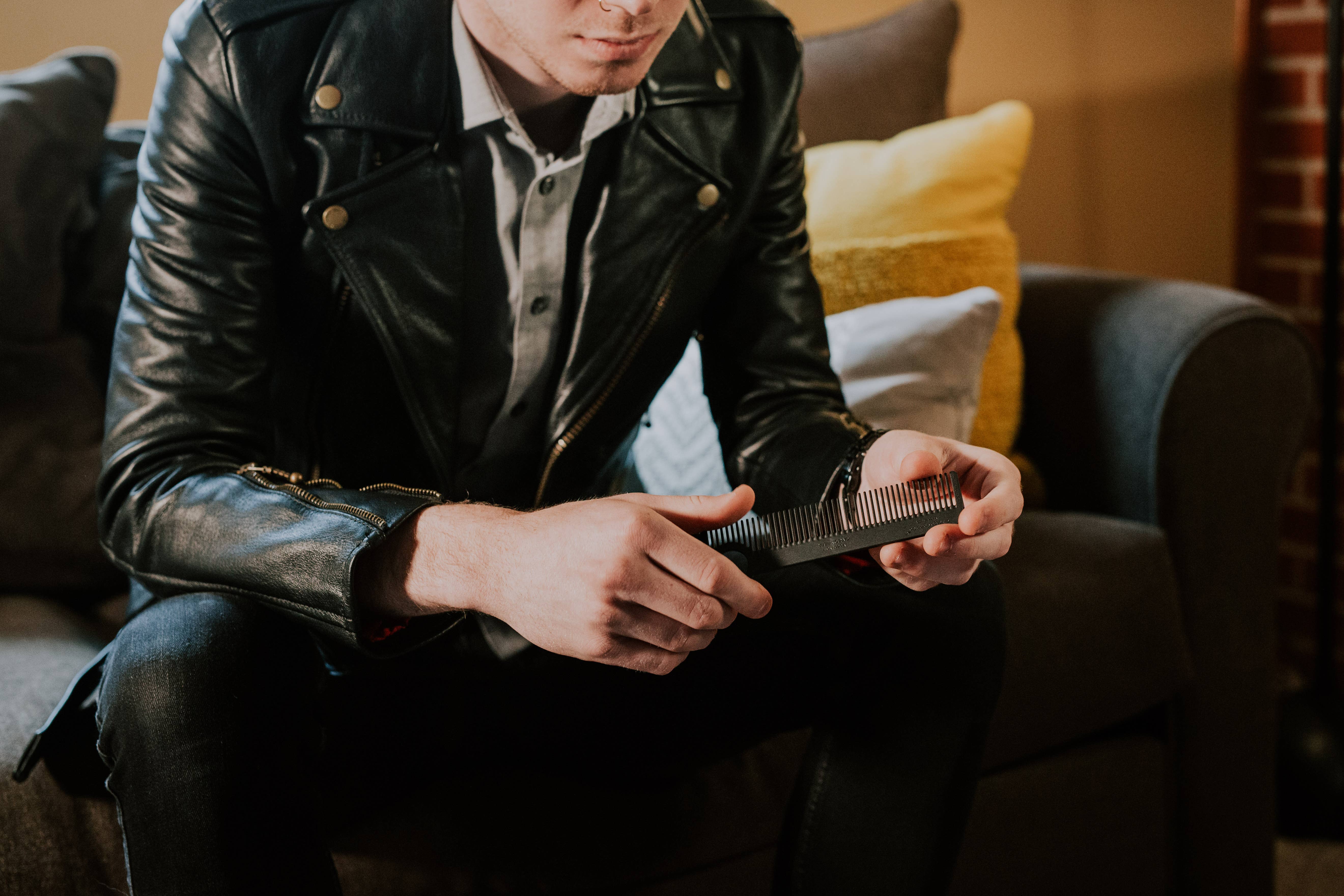 Chicago Comb Co. – wholesale Hair brush/comb – Model No. 1 Carbon Fiber Comb6