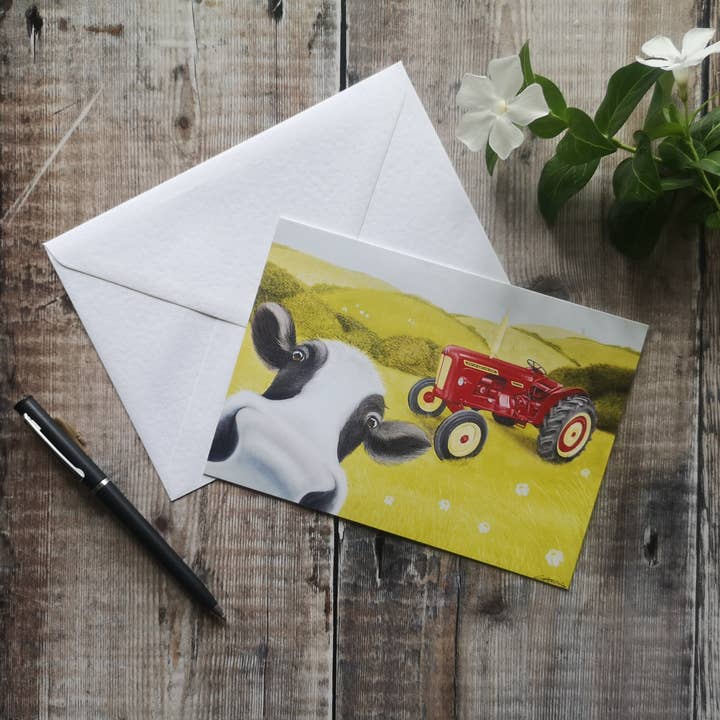 Biglietto di auguri «Tractor Moo' con un trattore David Brown per la vendita all'ingrosso da parte di Lucy's Farm
