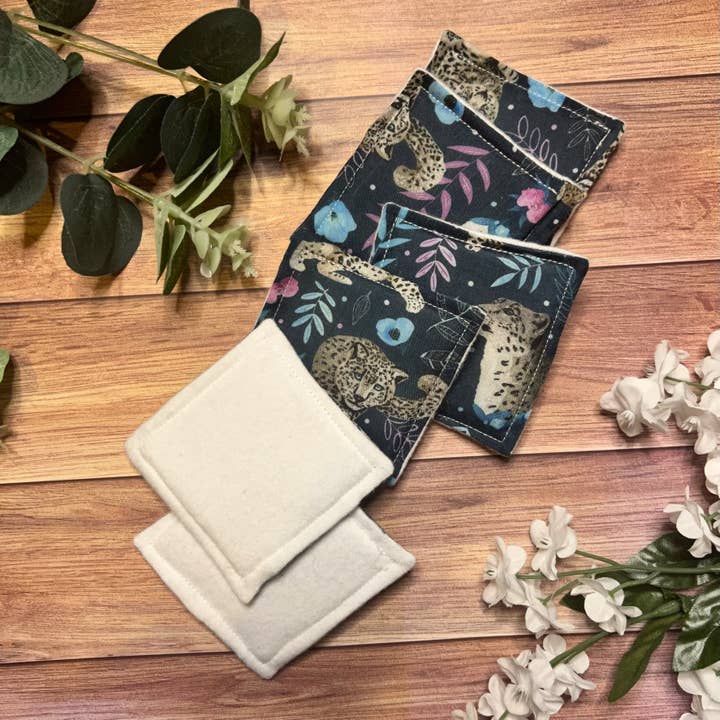 Tahlia Paige – wholesale Cotton pad – Snow Leopard Reusable Skincare Pads2