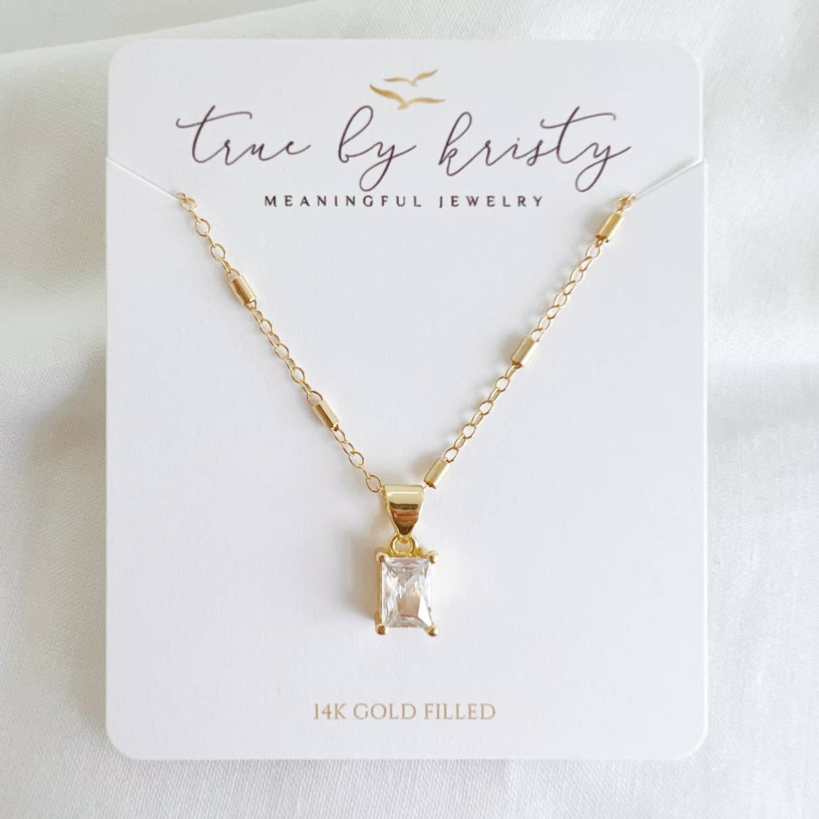 True by Kristy Jewelry - Vente Colliers à pendentif - Collier à pendentif Goldie CZ transparent rempli d'or1