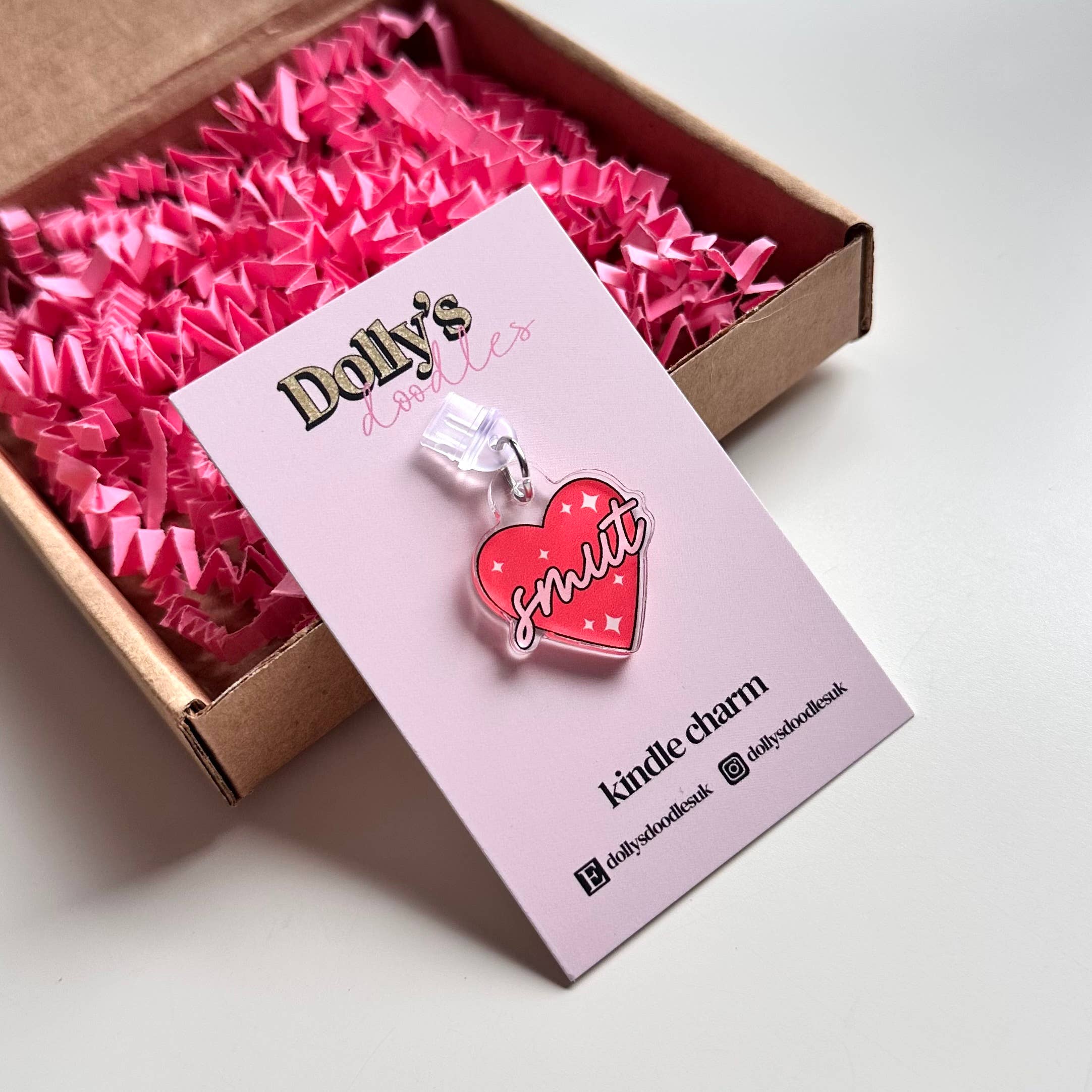 Dolly’s Doodles – wholesale Individuell berlock/hänge – Kindle Charm - Smut Heart Romance Bokklubb Läsningsgåva2