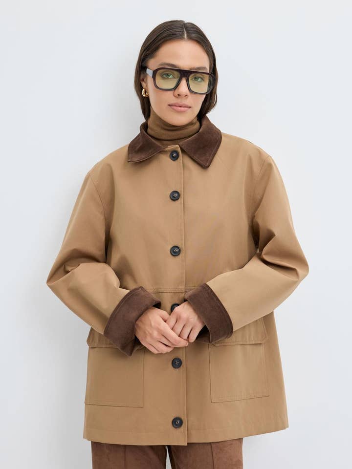 Gabardine jakke med kontrastkrave Camel for engroshandel hos Kadriye Baştürk