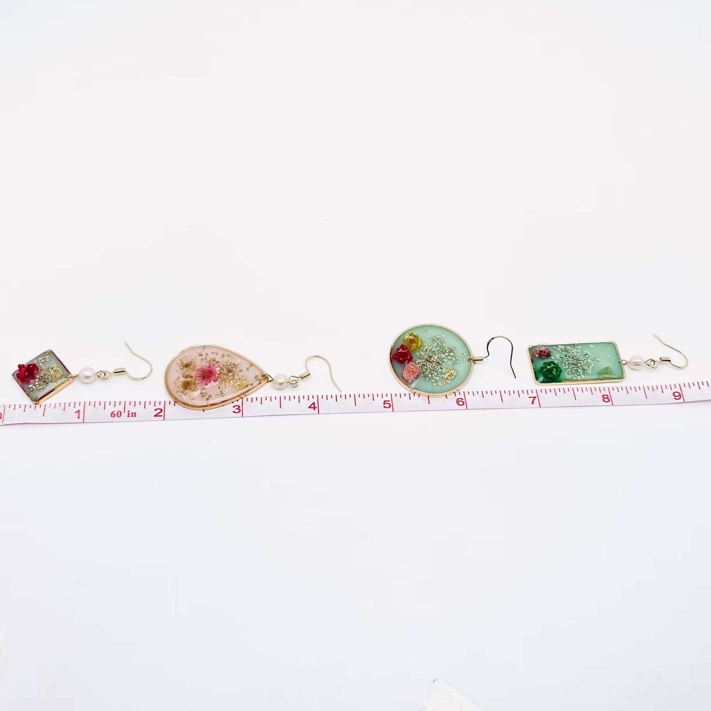 Mio Queena – Großhandel Ohrhänger – Ohrringe mit getrockneten Blumen in geometrischem Design zum Hängen9