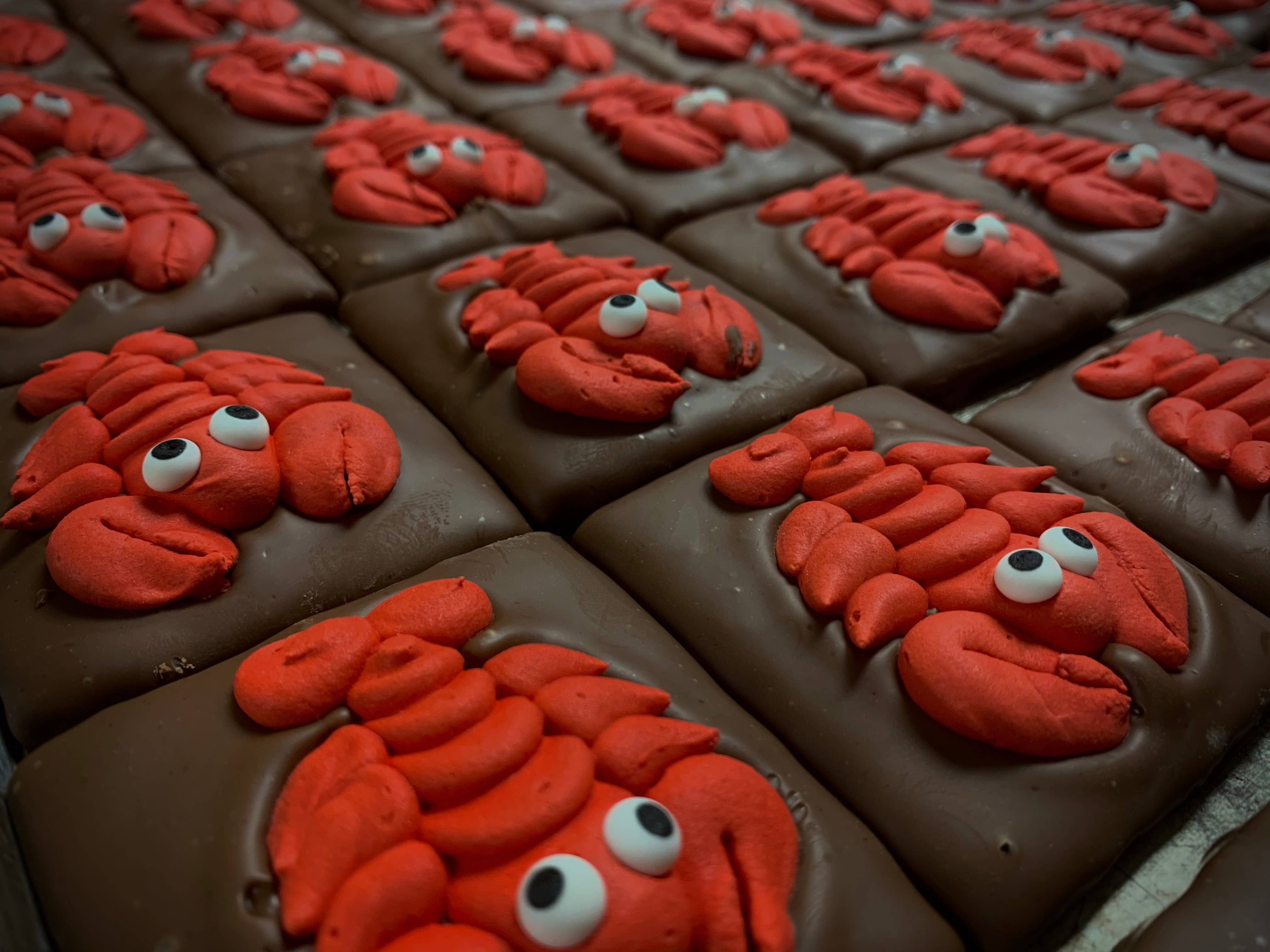 O'Shea's Candies Sweet Shop - Wholesale Chocolate Covered Sweets - O’Grahams Jumbo Lobster 🦞 Theme - Milk Chocolate 2 PACK1