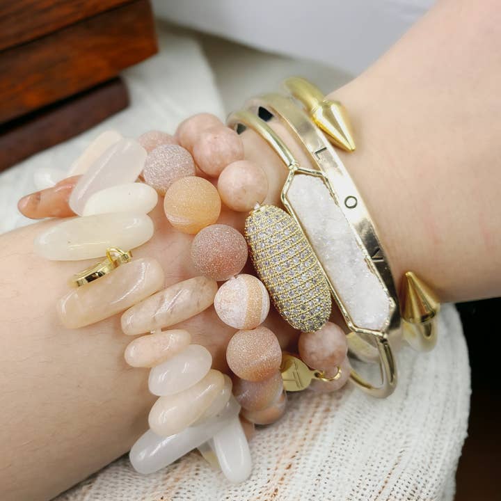 Teena Love Armbåndsstak for engroshandel hos Skyscrapers and Trees