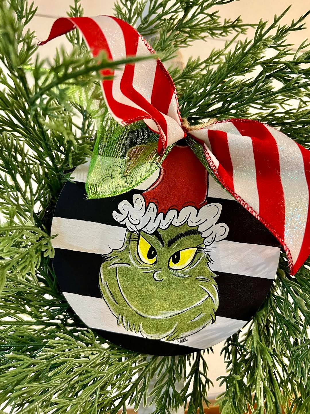 The Happy Butterfly - Vendita all'ingrosso Ghirlanda - Allegati per ghirlande; accessorio Grinch personalizzato