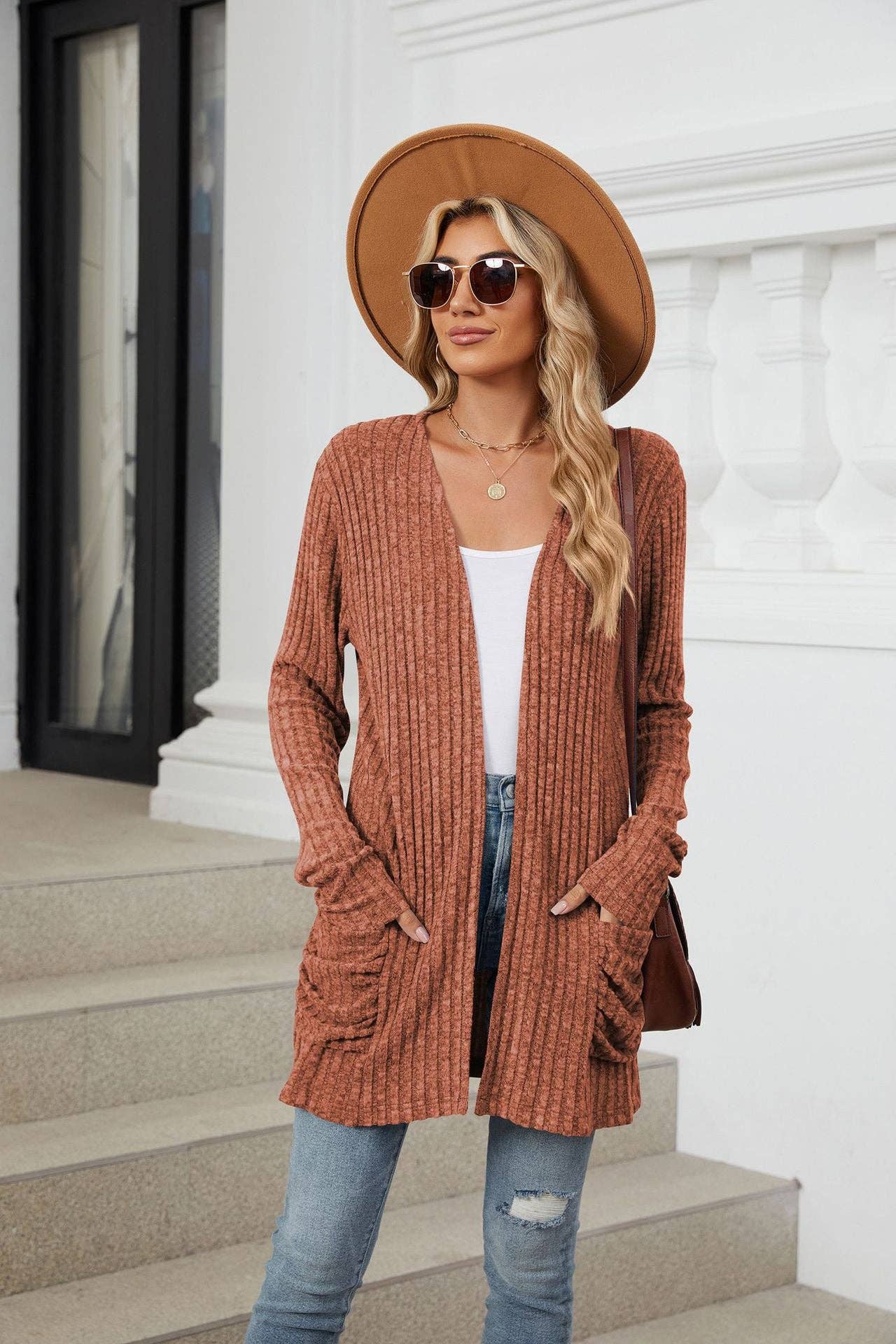 Suhkasana - Vendita all'ingrosso Cardigan - Donna - Top lavorato a maglia con cardigan a maniche lunghe e tasche semplici15